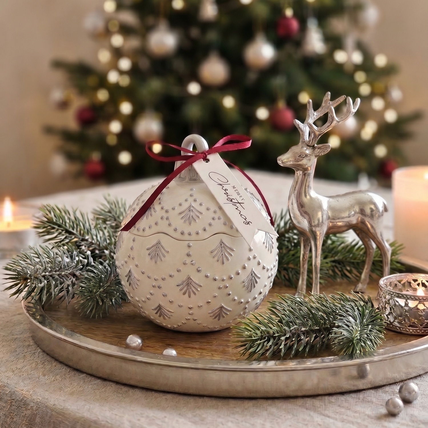 Duftkerze Christmas Bauble Enchanted - Weiß / Gold / Winterzauber